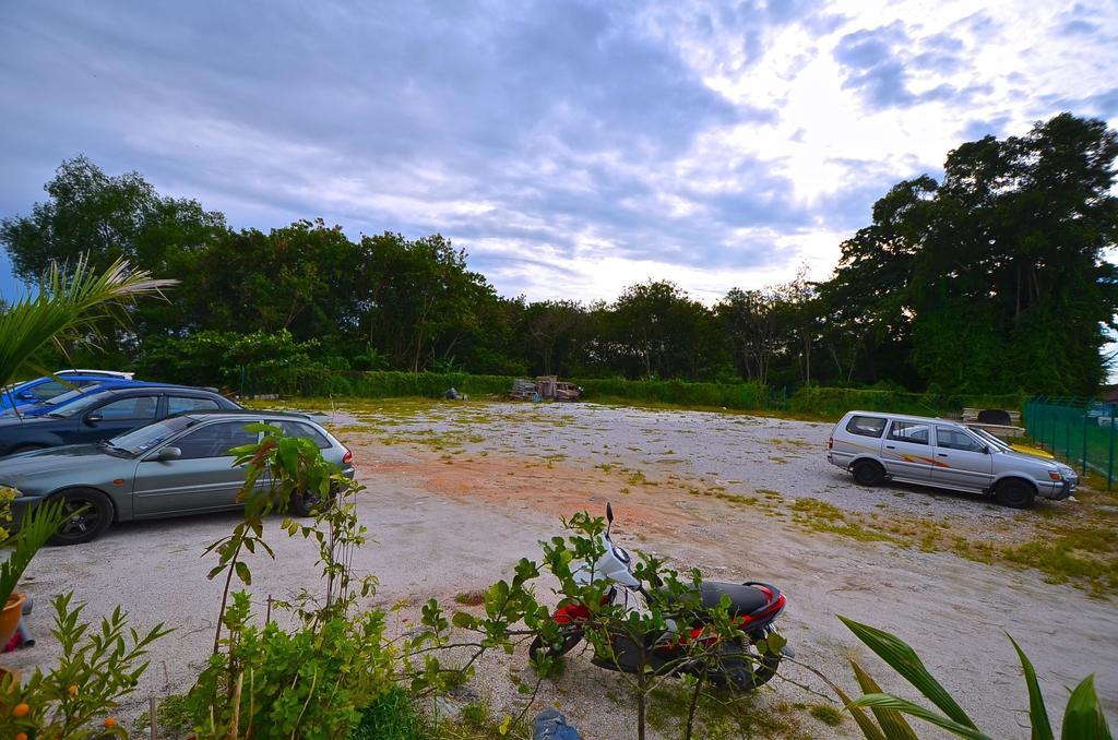 Yew Boutique Hotel Teluk Intan Esterno foto