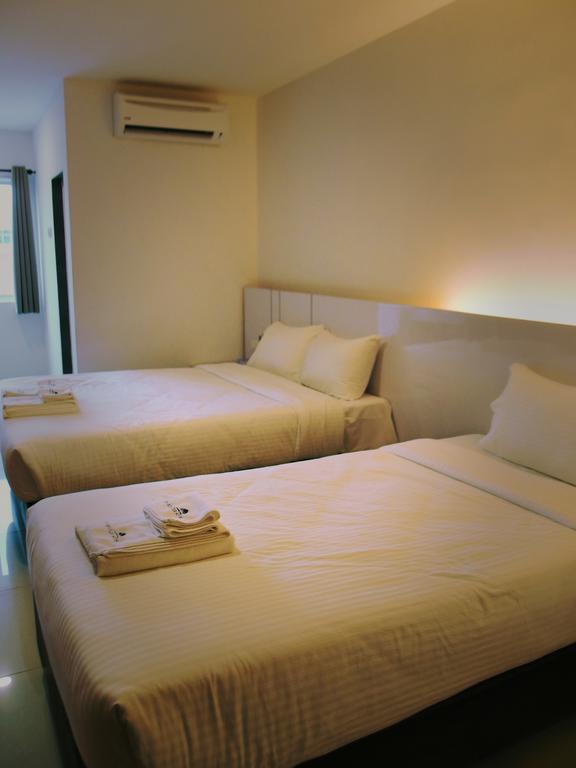 Yew Boutique Hotel Teluk Intan Esterno foto