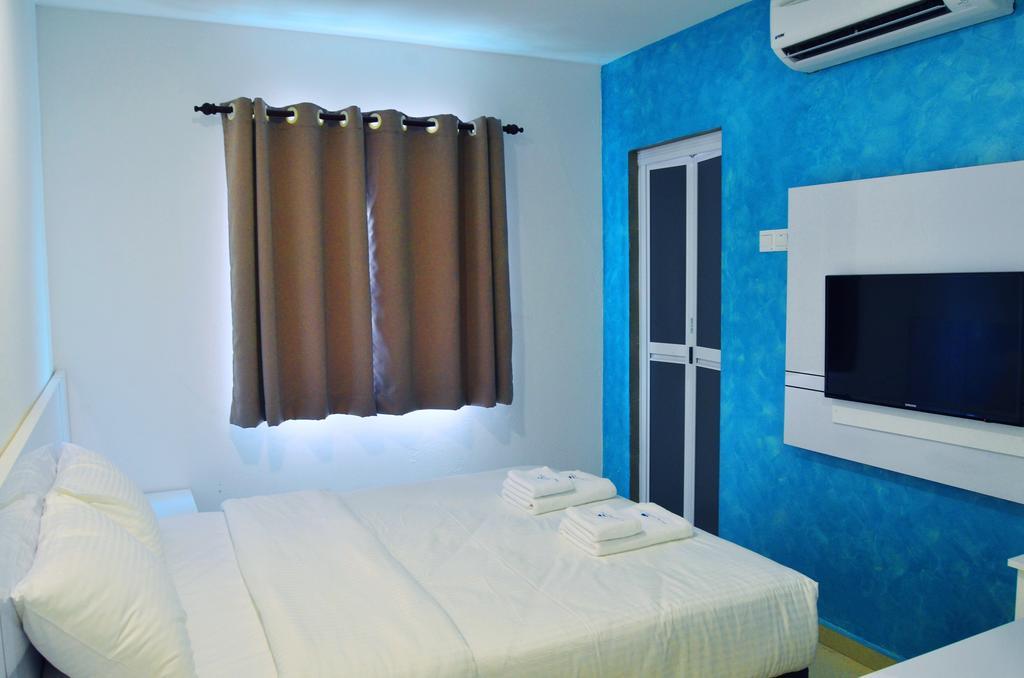 Yew Boutique Hotel Teluk Intan Esterno foto