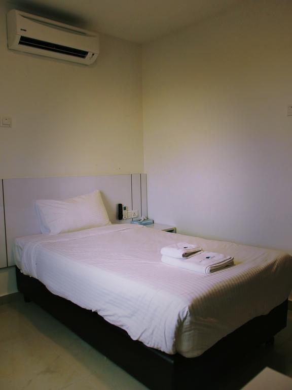 Yew Boutique Hotel Teluk Intan Esterno foto