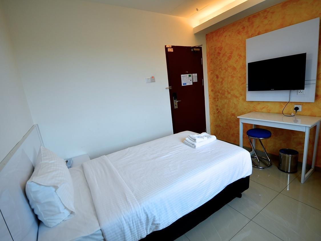 Yew Boutique Hotel Teluk Intan Esterno foto