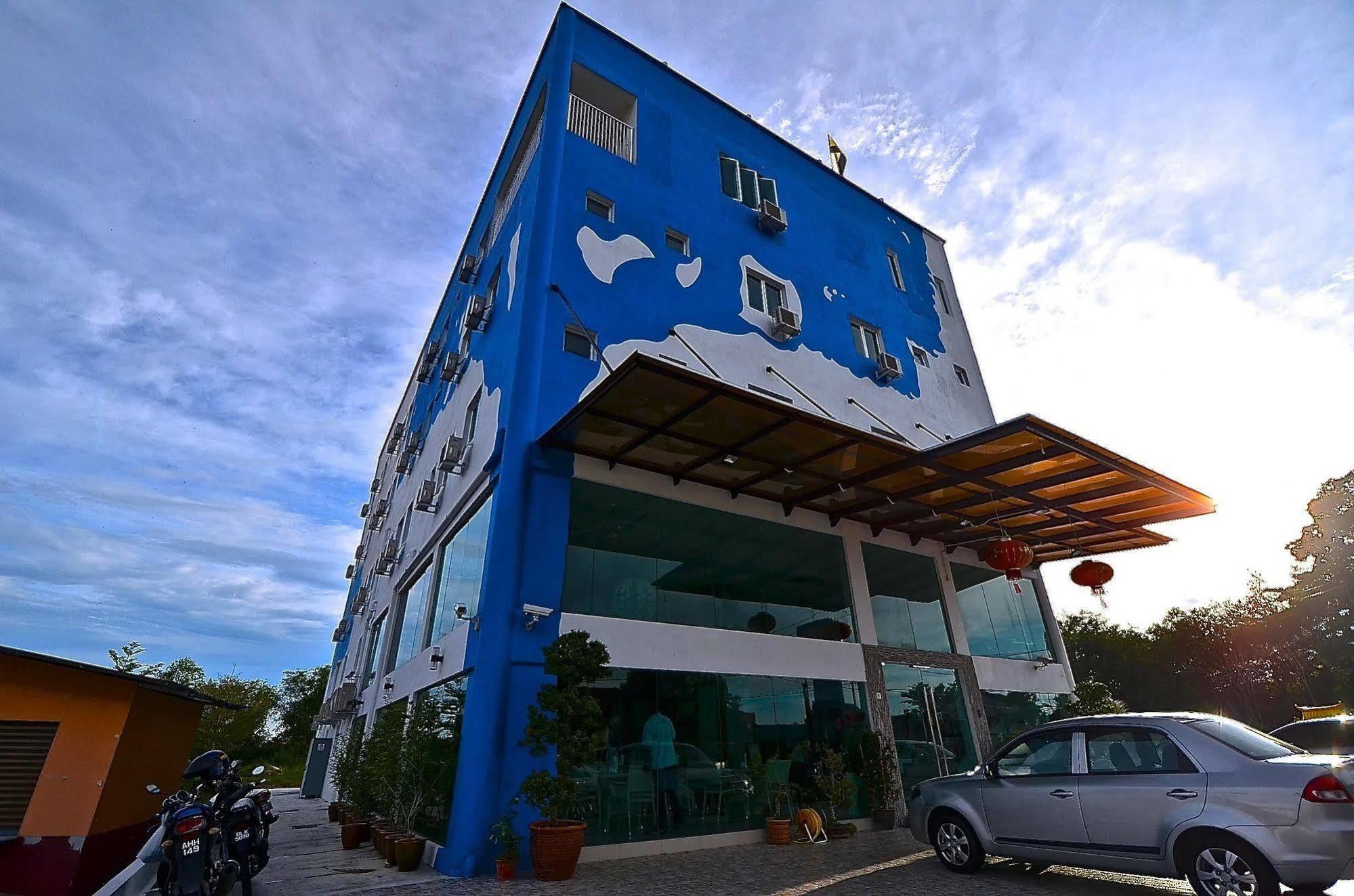 Yew Boutique Hotel Teluk Intan Esterno foto