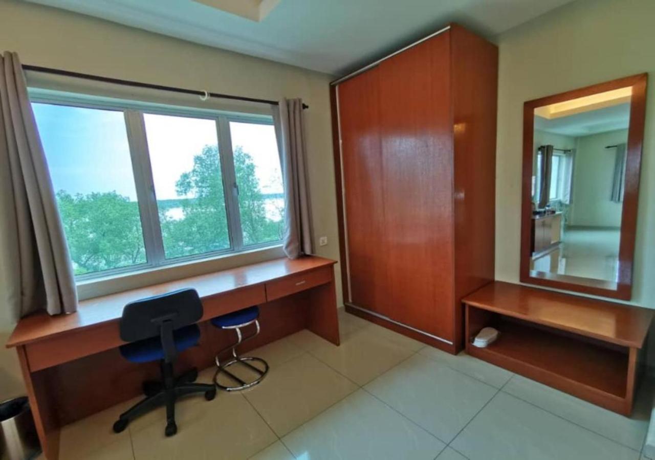 Yew Boutique Hotel Teluk Intan Esterno foto