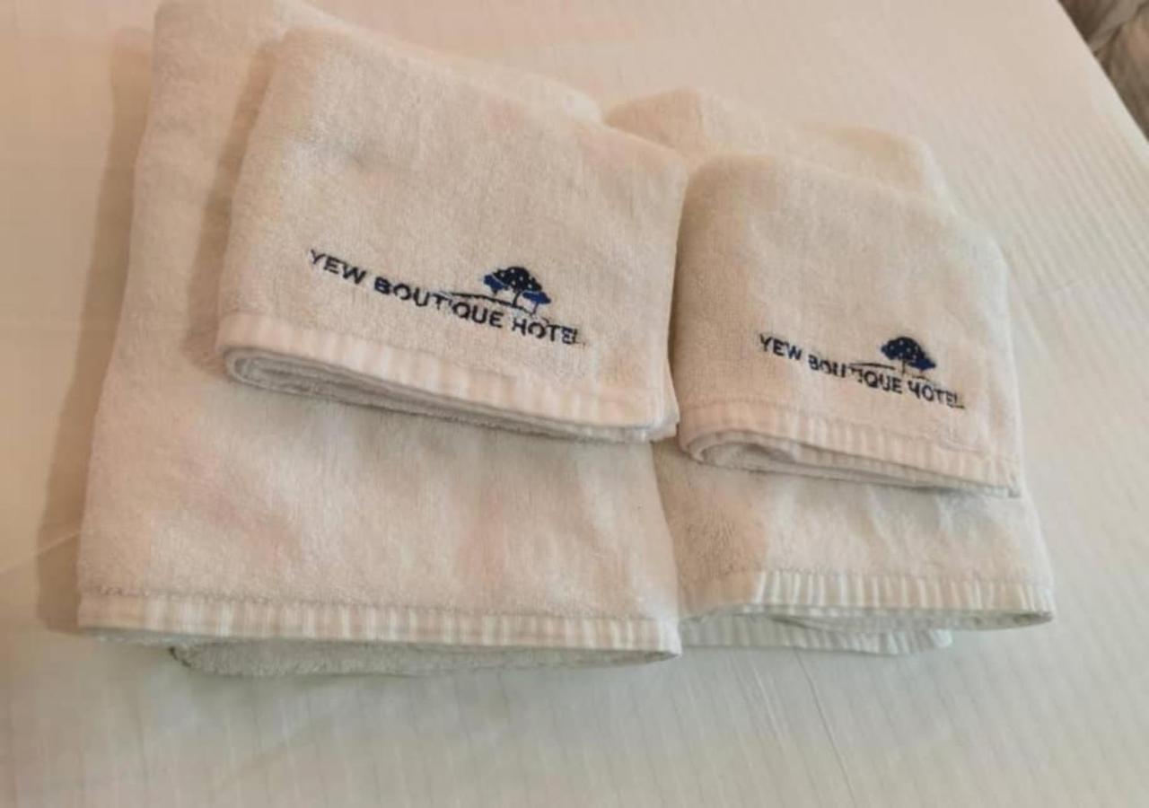 Yew Boutique Hotel Teluk Intan Esterno foto